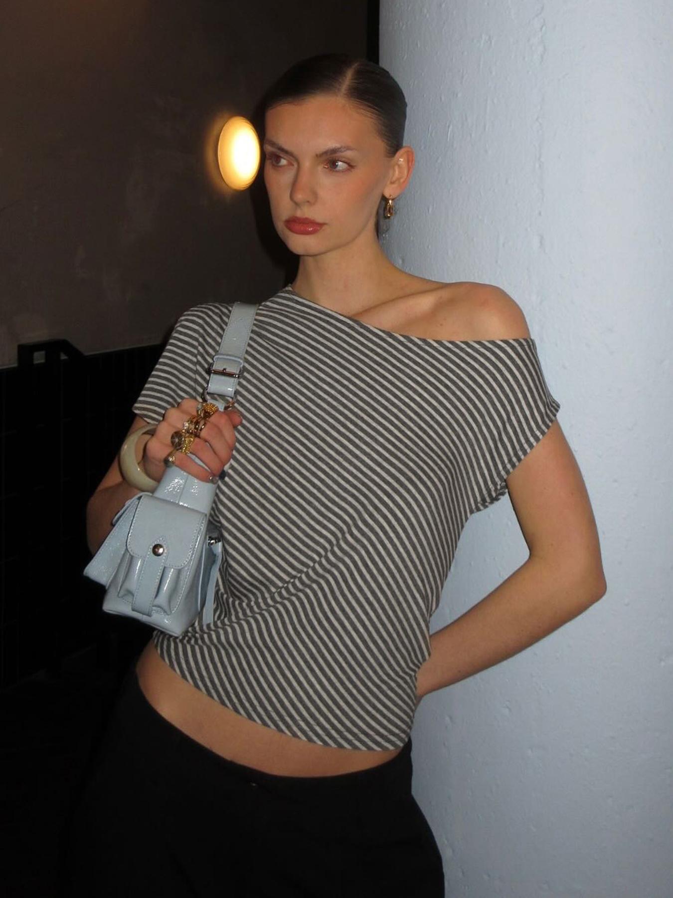 Women's Striped Print Asymmetrical Neck Tee, Casual Short Sleeve T-shirt for Summer, Fashion Women's Top for Daily Wear