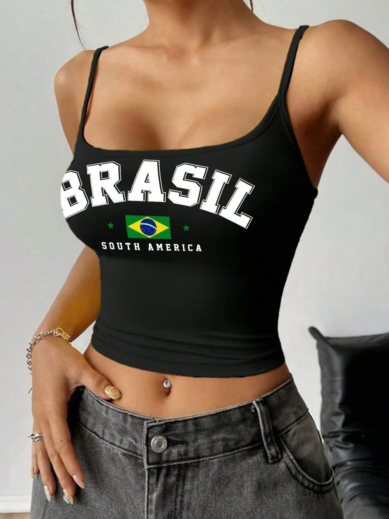 Vintage Black Brasil Flag Print Stretch Jersey Spaghetti Strap Cropped Cami Top,Y2K Form Fitting Brazil Flag Graphic Tank Top,Summer Casual Street OOTD Slim Fit Ribbed Camisole,Breathable Retro Brasil South America Print Top Matching Low Rise Denim Jeans