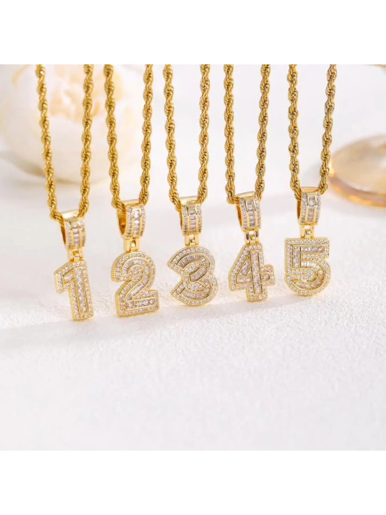 Iced Out Number Pendant Necklace for Men Women, Bling Cubic Zirconia 0‑9 Numeral Charm with Rope Chain, Hip Hop Rapper Style Custom Number Necklace, Fashion Jewelry Gift for Birthday Anniversary Party Daily Wear, Fashionable Accessory