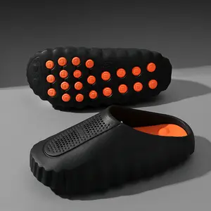 2026 latest model of men's closed-toe clogs, new summer style with massage beads, thick sole, non-slip, casual beach space sandals
