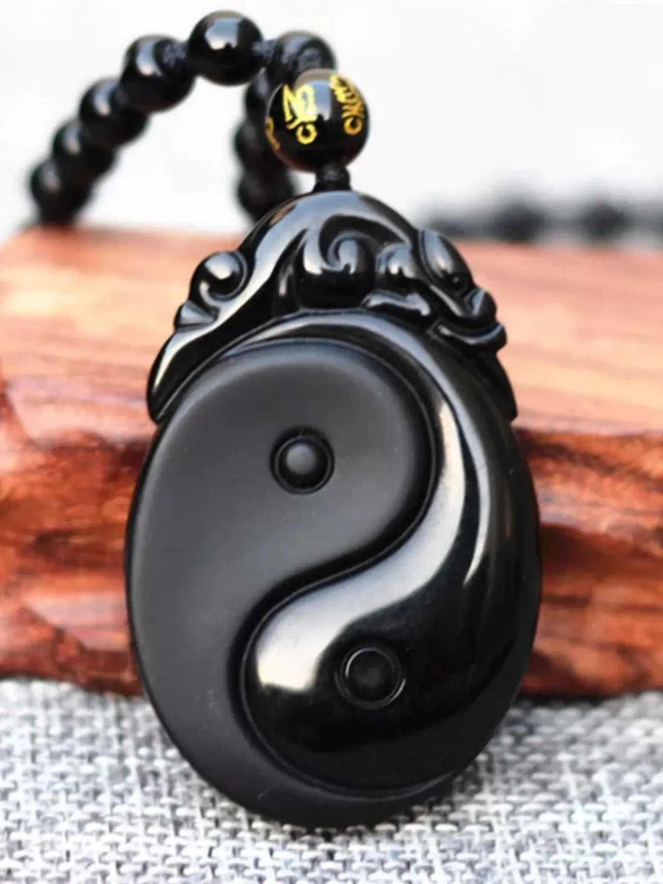 Natural Obsidian Bagua Pendant Necklace, Unisex Jewelry Accessory, Elegant Stone Charm, Perfect Gift for Men and Women