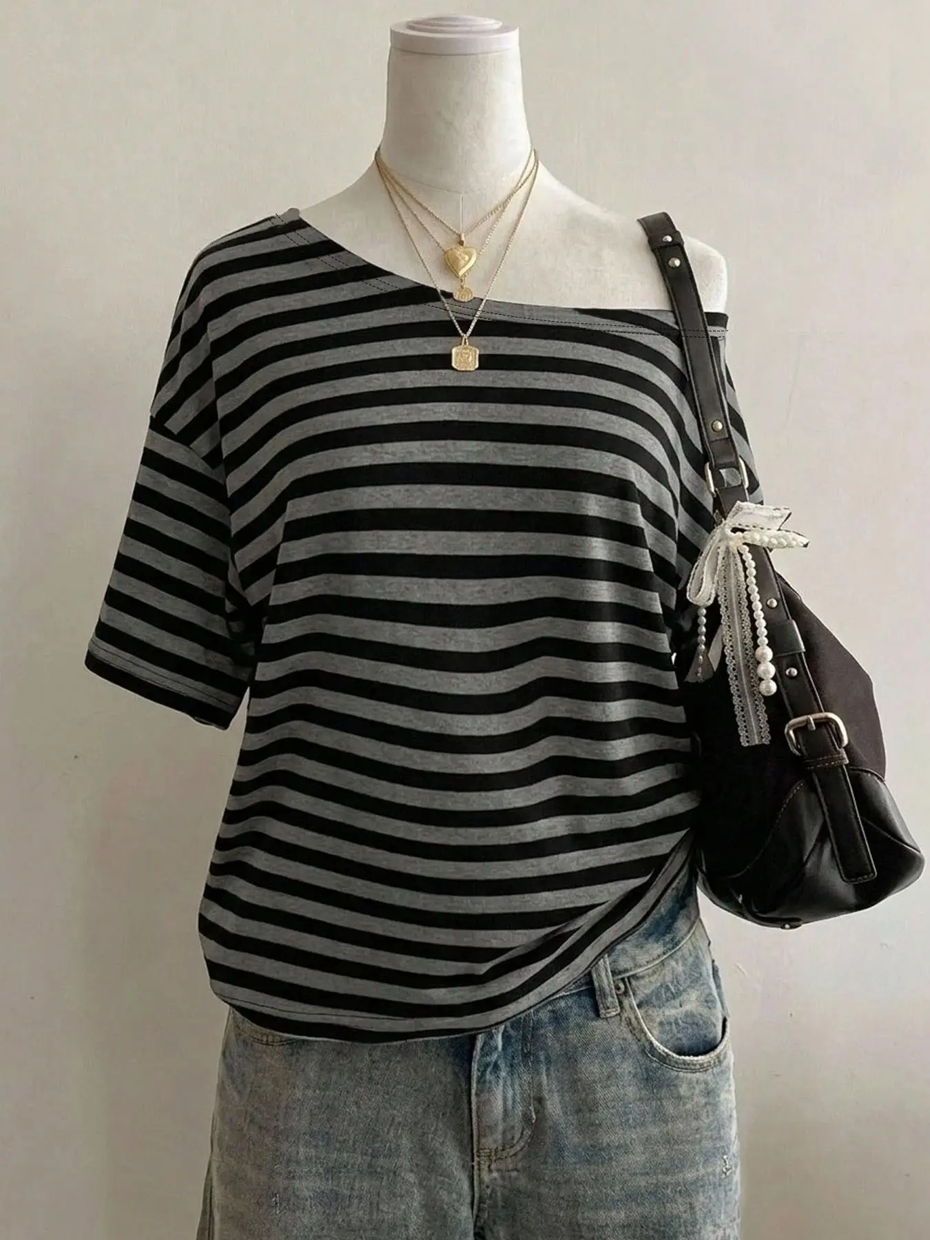 Women's Striped Off Shoulder Short Sleeve T-Shirt, Loose Casual Slash Neck Top For Summer Daily Street Outfits
