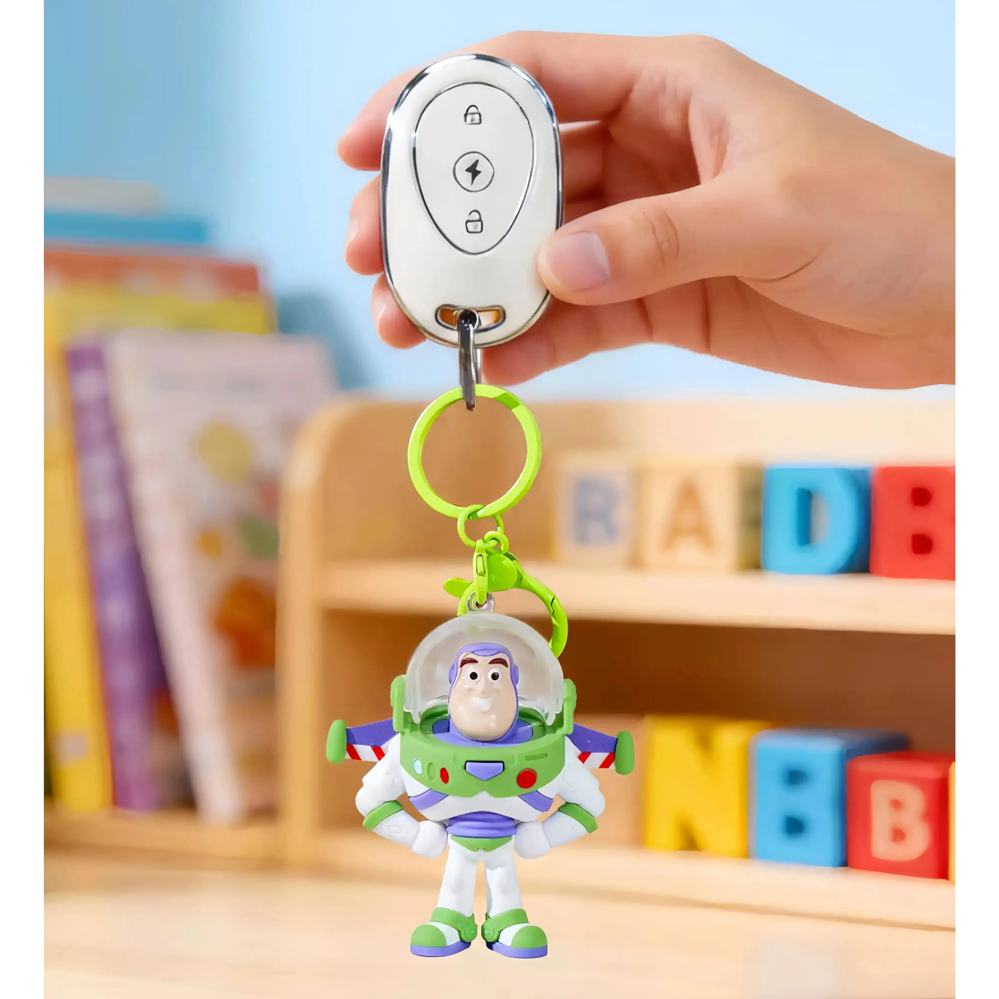 Miniso Disney Toy Story Buzz Lightyear Keychain with Pop-Out Wings & Openable Helmet, Durable PVC Space Ranger Fidget Figure, Casual Bag Charm for Car Key Rings, Birthday Gift for Kids & Fans, Retro Toys, Cartoon, Interactive, 3D, Unisex, D Shape