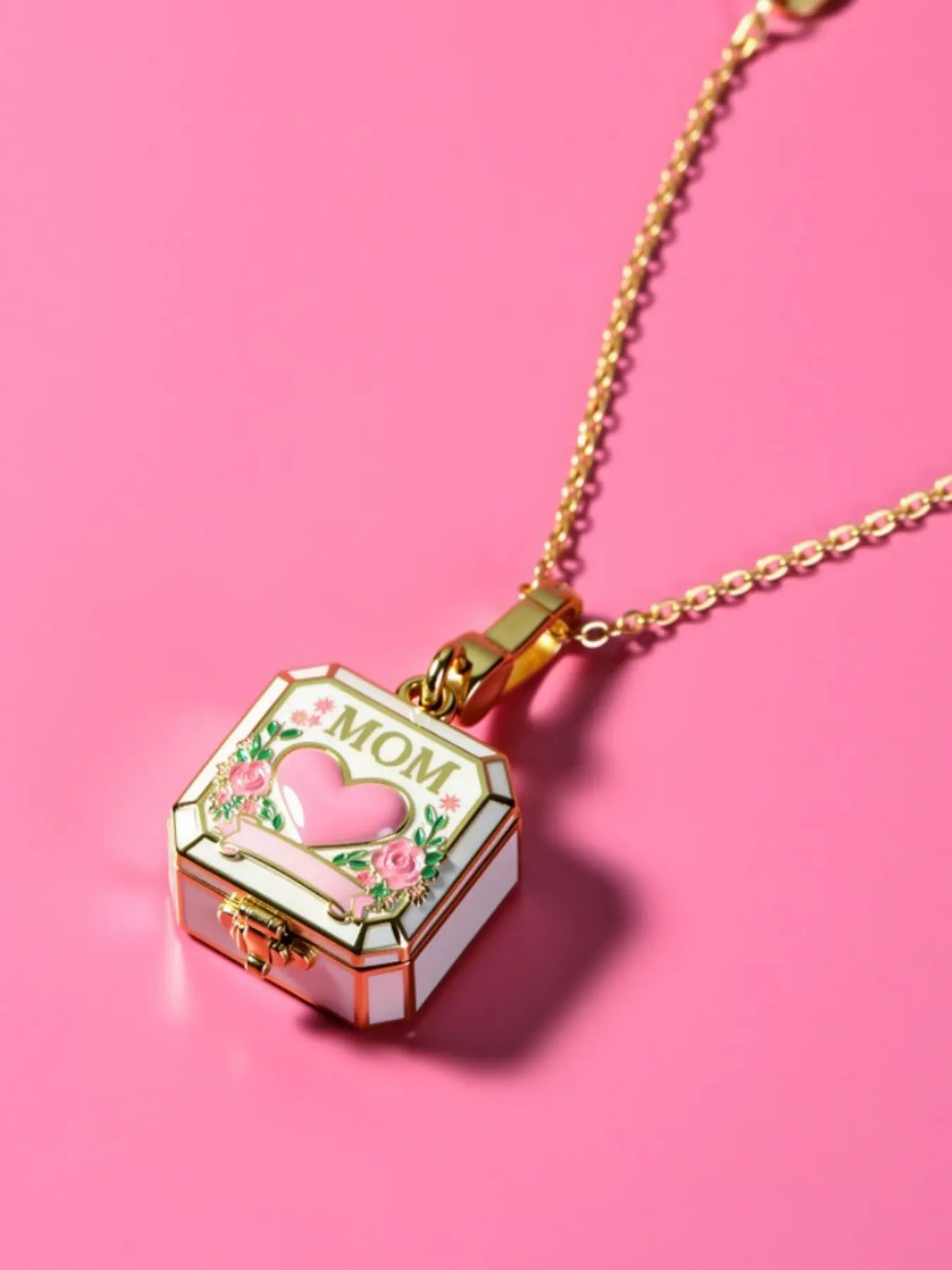 18K Gold Plated Copper MOM Heart Rose Square Locket Necklace, French Soft Enamel Memory Choker, Openable Photo Box Pendant With Pink Heart & Floral Pattern, Dainty Curb Chain, Heartfelt Mother's Day Jewelry Gift For Mom