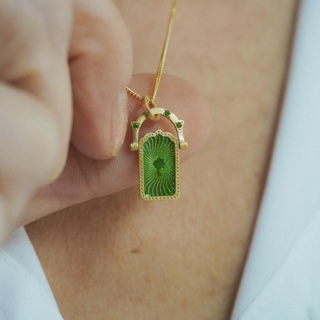 Tarot Shaking Necklace – Guardian Jewelry | Y2K Love Charm Necklace, Titanium Steel Vacuum Furnace, Tarnish-Free Hypoallergenic, High Color Retention, Waterproof Daily Wear, Boho Protection Gift for Her Tarot Shaking Necklace – Guardian Jewelry | Y2K Love Charm Necklace, Titanium Steel Vacuum Furnace, Tarnish-Free Hypoallergenic, High Color Retention, Waterproof Daily Wear, Boho Protection Gift for Her