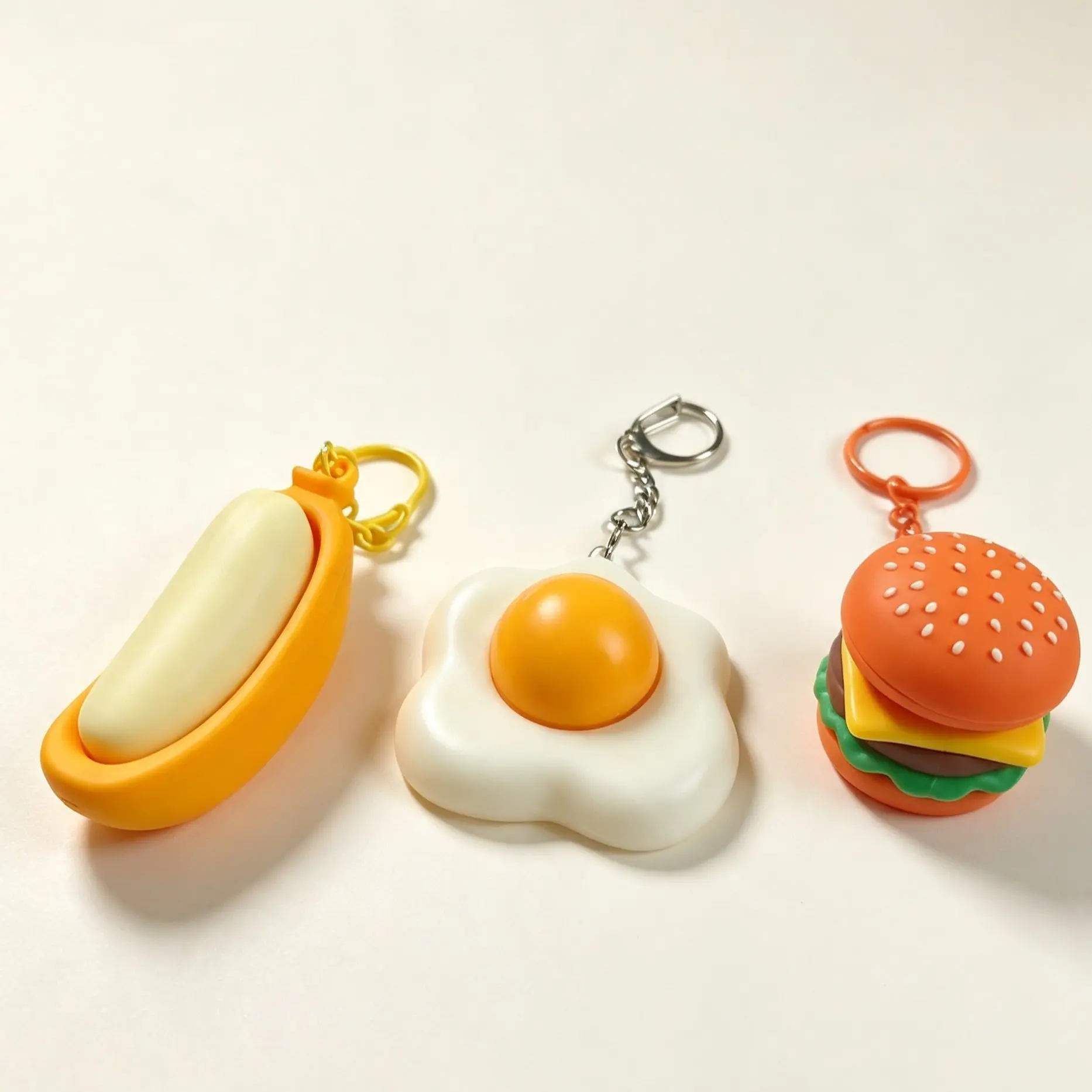Creative Silicone Banana Keychain, Press-Back Design, Desktop Stress Relief Ornament, Perfect Gift for Office & Home Decor