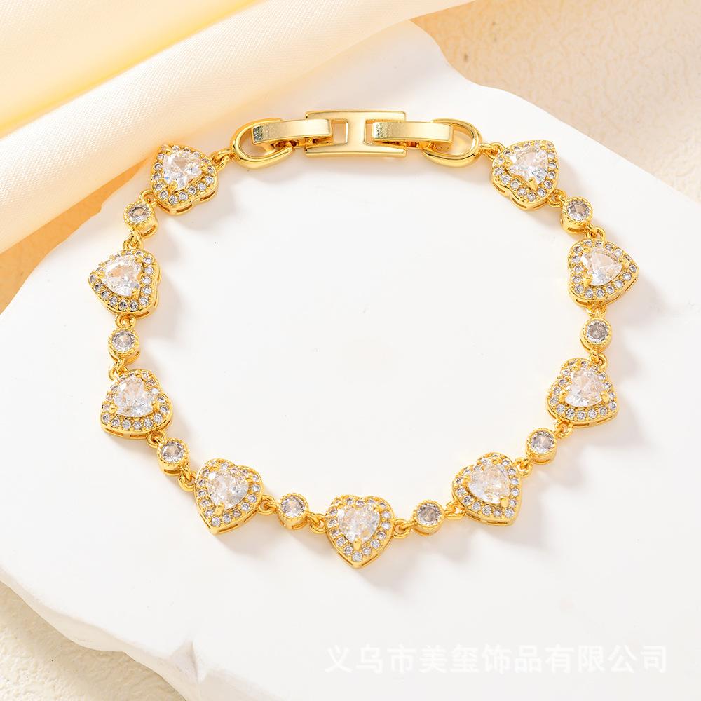 Heart Sculpture Zirconia Bracelet Tactile Sparkle Love Chain Contemporary Love Jewelry