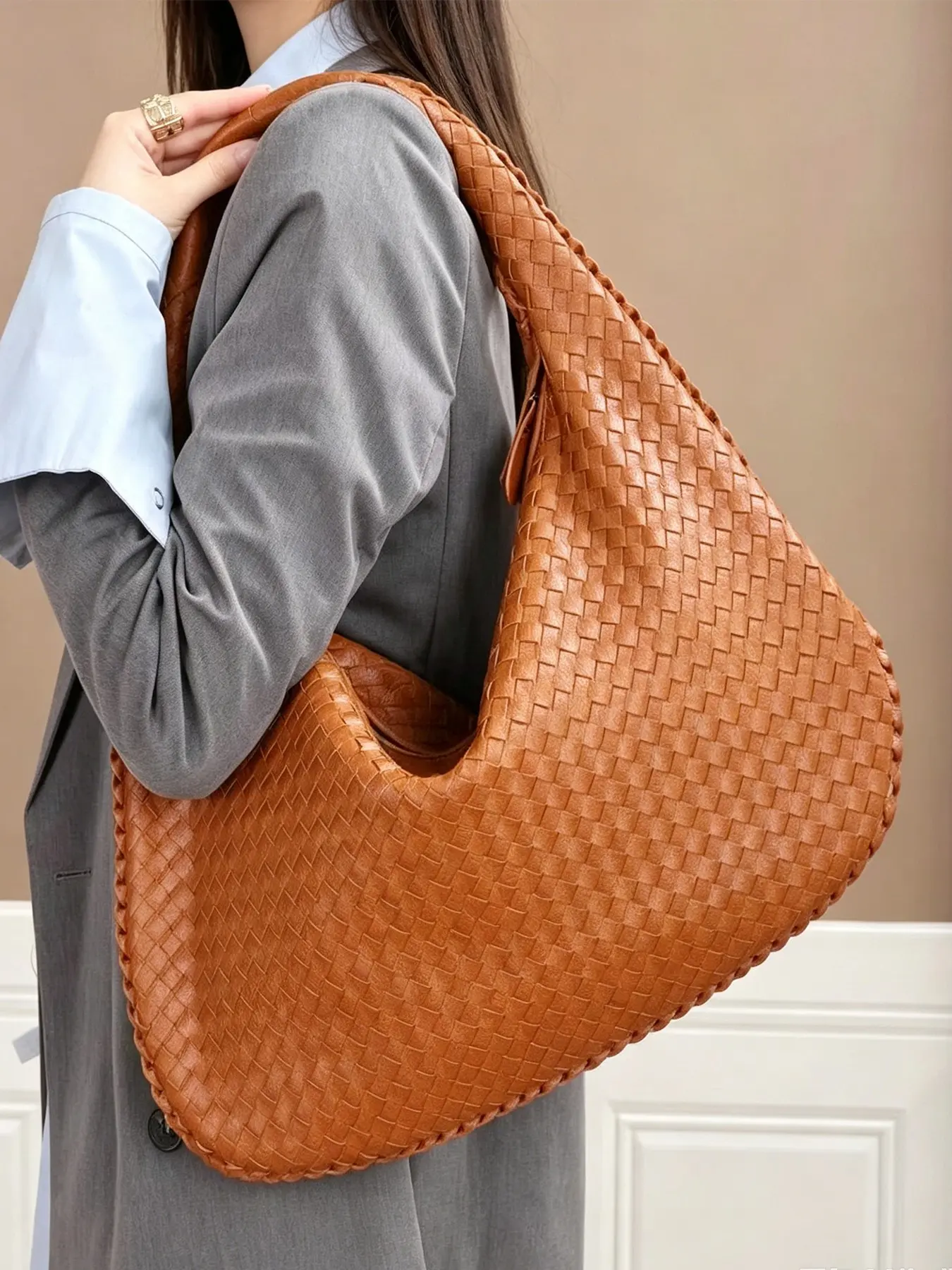 Women's Braided Leather Bag, French Style High-End Braided Handbag, Versatile Shoulder Crossbody Bag, Unique Cross-Border Texture Commute Bag
