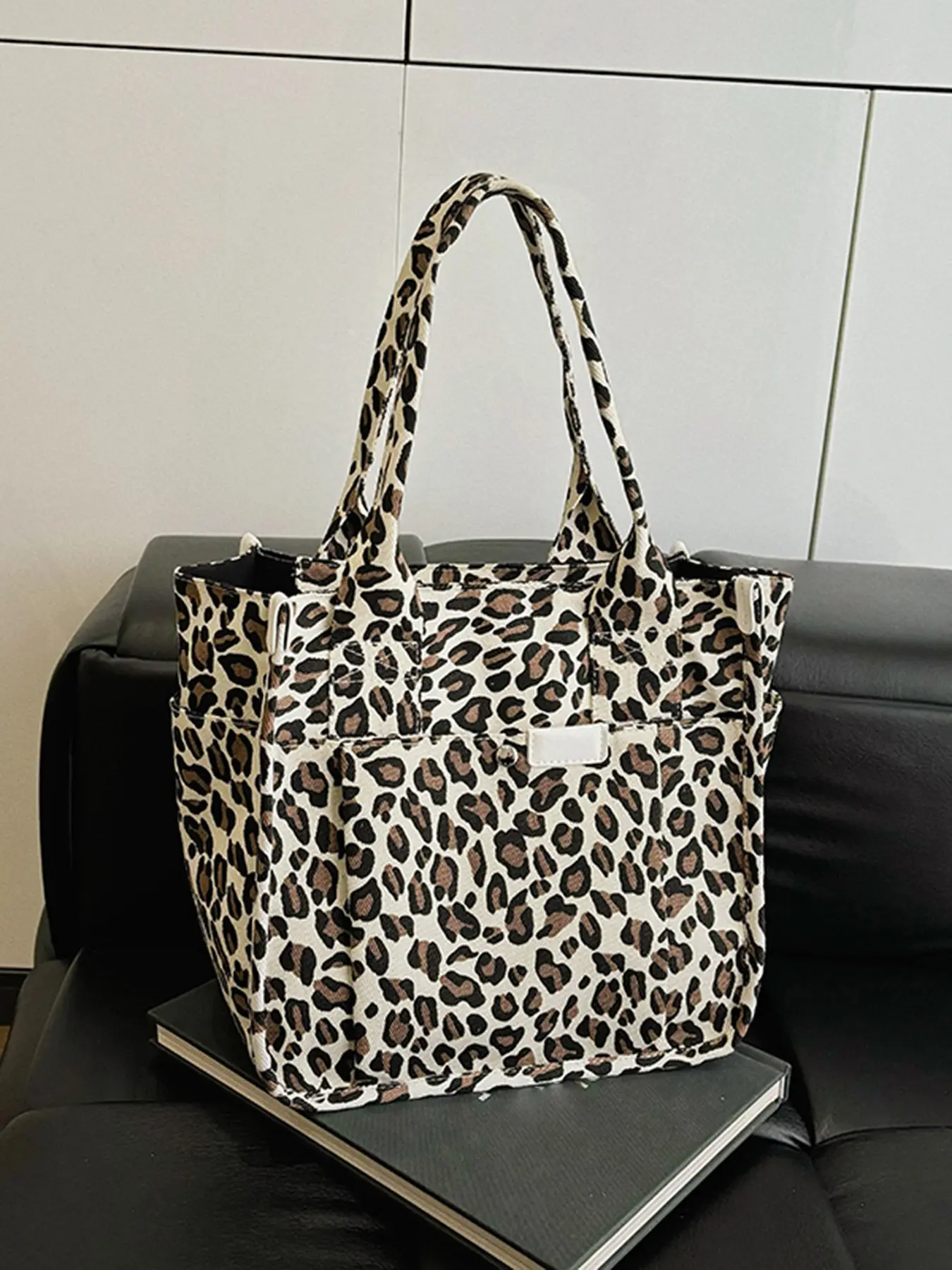 Retro texture leopard print handbag, Daily commuter bag, large capacity street style practical versatile single shoulder crossbody bag, Casual Shoulder Sling, suitable for commuting