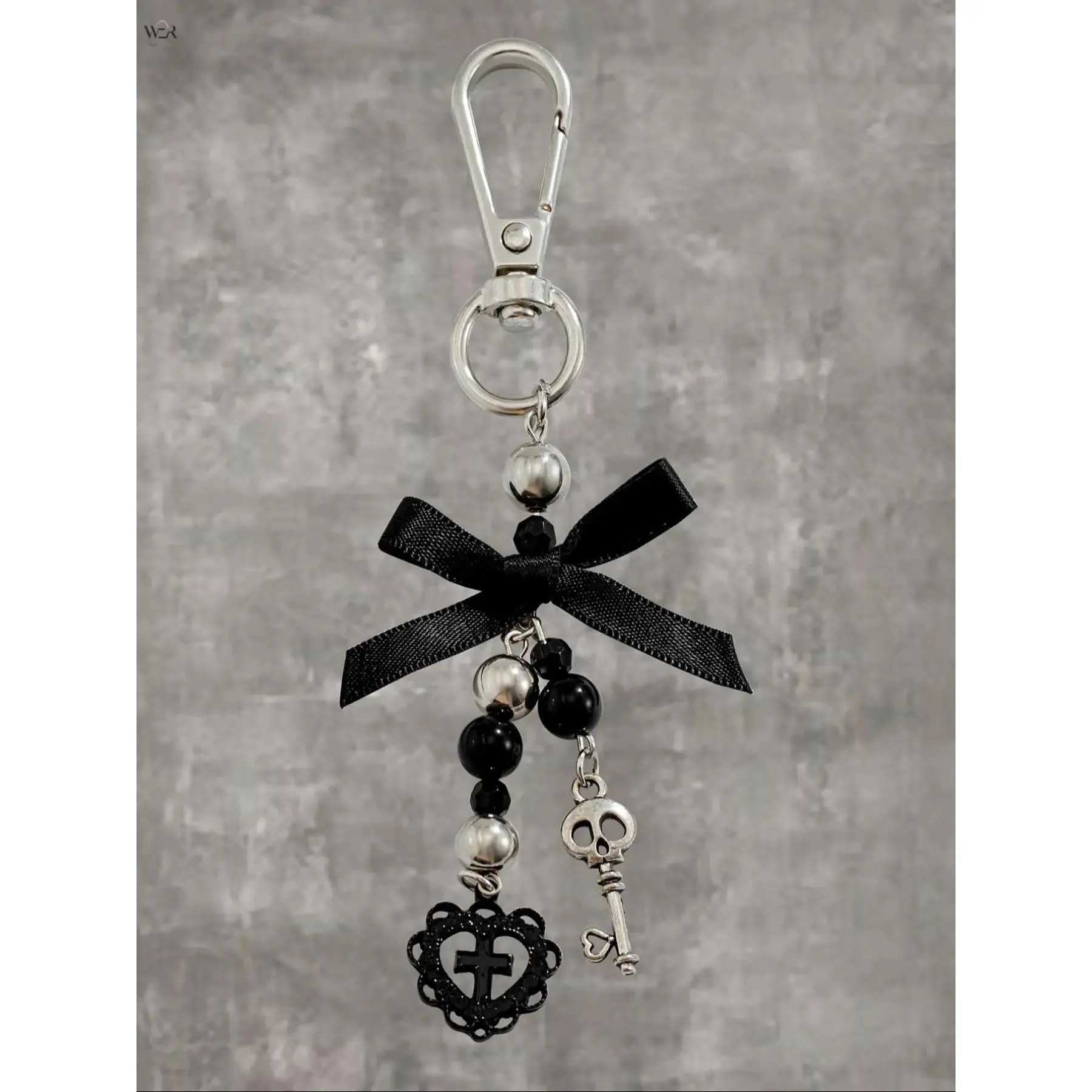 Gothic Black Skull Cross Heart Ribbon Beaded Silver Dark Charm Keychain - Lightweight Bag Chain Key Ring Pendant, Witchy-Themed Dark Fiction Aesthetic Unconventional Style Keychains for Women, Halloween Gift Fashion Costume Jewelry Accessory, Beaded Charm