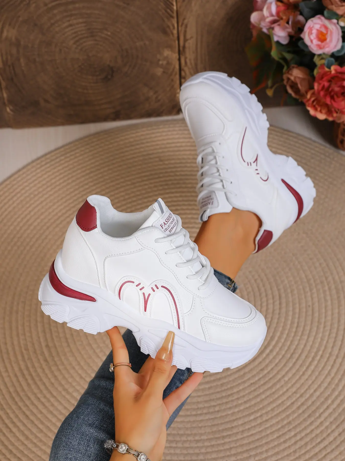 Women's New Fashion Comfortable Inner Heel Dad Shoes, PU Leather Waterproof Thick Sole, Heart Pattern, Casual Sneakers, All Seasons