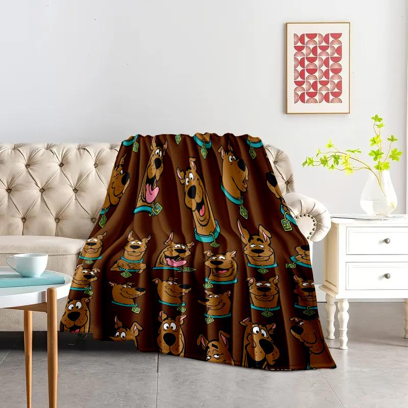 Scooby Doo Pattern Flannel Blanket Soft and warm, this cartoon character pattern blanket is suitable for use on beds, sofas, reclining chairs or during travel This is the best gift for couples, children, parents and friends, and it can express deep love.