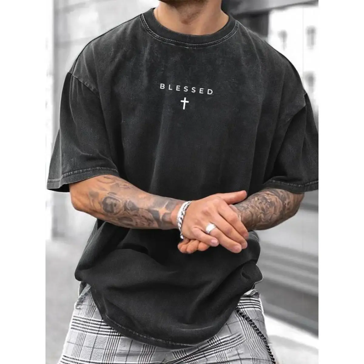 Men's Criss Cross Graphic Print Short-Sleeve T-Shirt - High-Quality Cotton, Breathable, Casual Fit Fashion Streetwear Top for Summer Daily Wear (Graphic Print Adds Street Attitude)