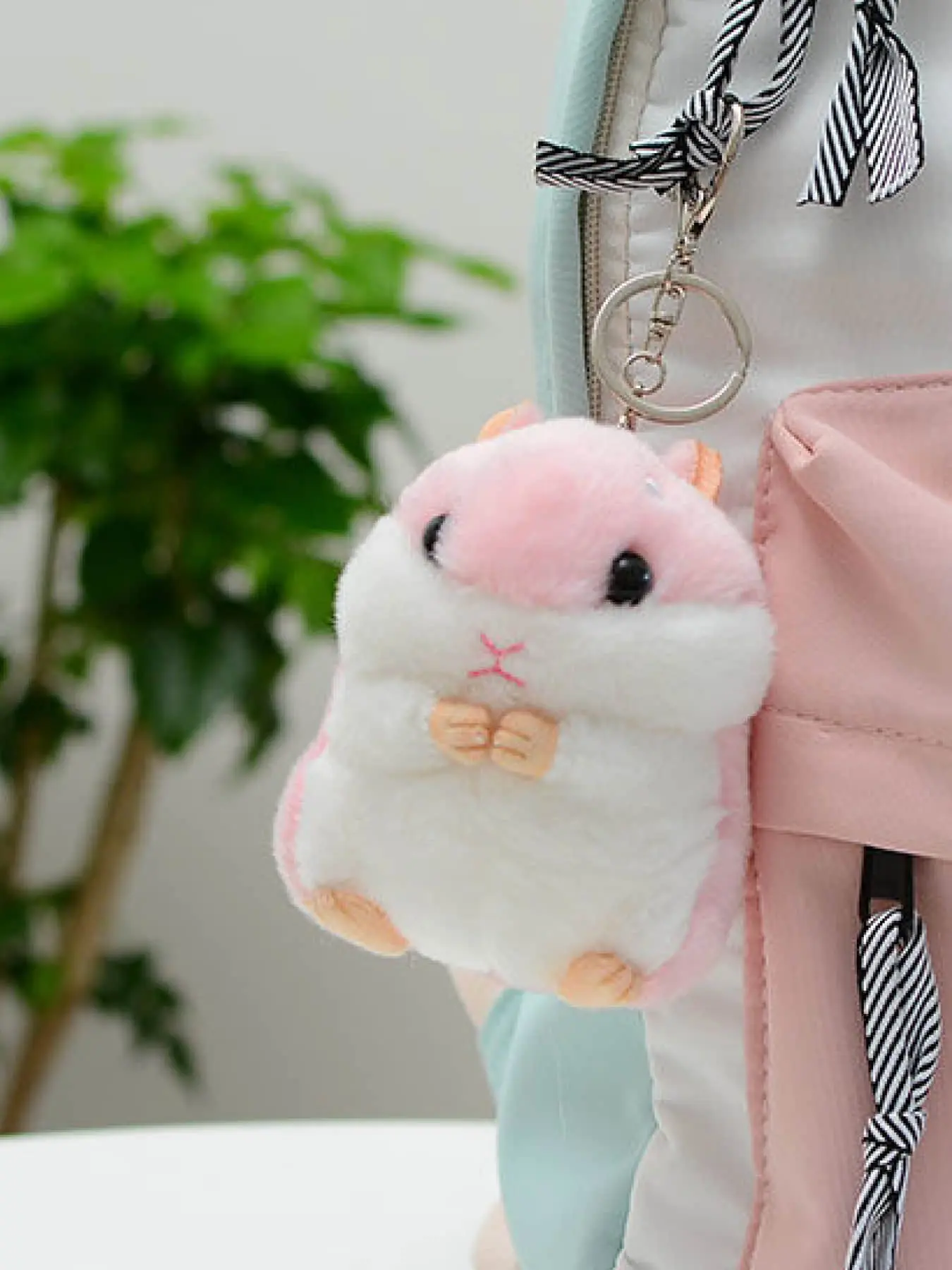 Cute plush hamster stuffed animal keychain, suitable for daily wear, vacation dates and other occasions, and also a surprising and exquisite small gift, Animals Keychain Decor
