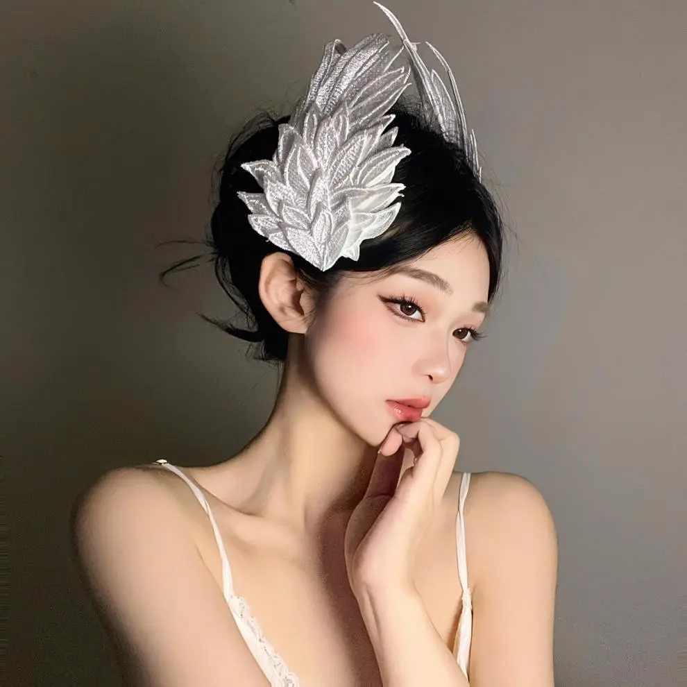 Halloween Feather Wings Hair Clip, Angel Wing Costume Accessory, Halloween Performance Party Gathering Decoration, Pair of Feathery Wings Hair Clip