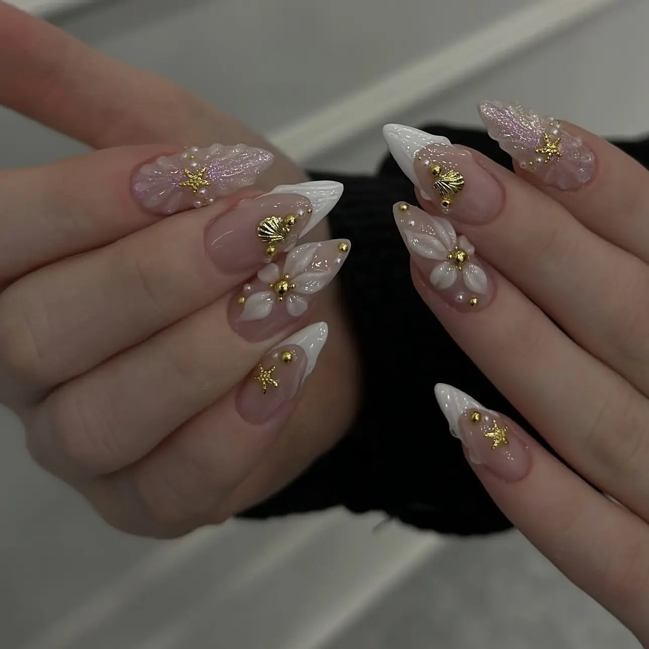 3D Flower French White Edge Nail Art Tips Press on Nails Simple Gold Star Fake Nails Nail Tips Glossy Full Cover Glue on Nails Reusable Stick on Nails for Women