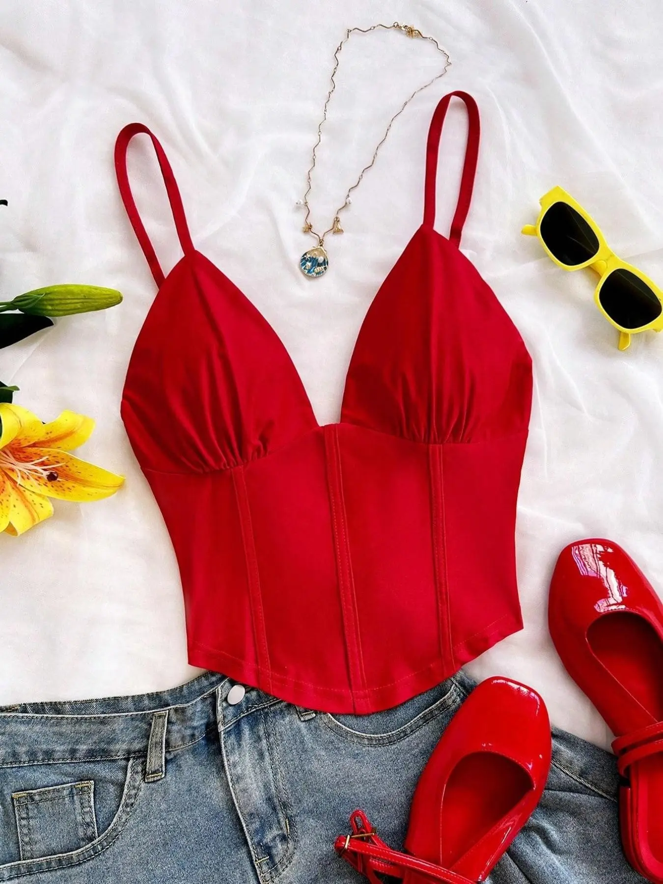 Women's Solid Color Simple Casual Summer Sleeveless Fashion Spaghetti Strap Casual Beach Basic Tank Top, Perfect for Daily Wear, Vacation, and Travel, Comfortable and Stylish