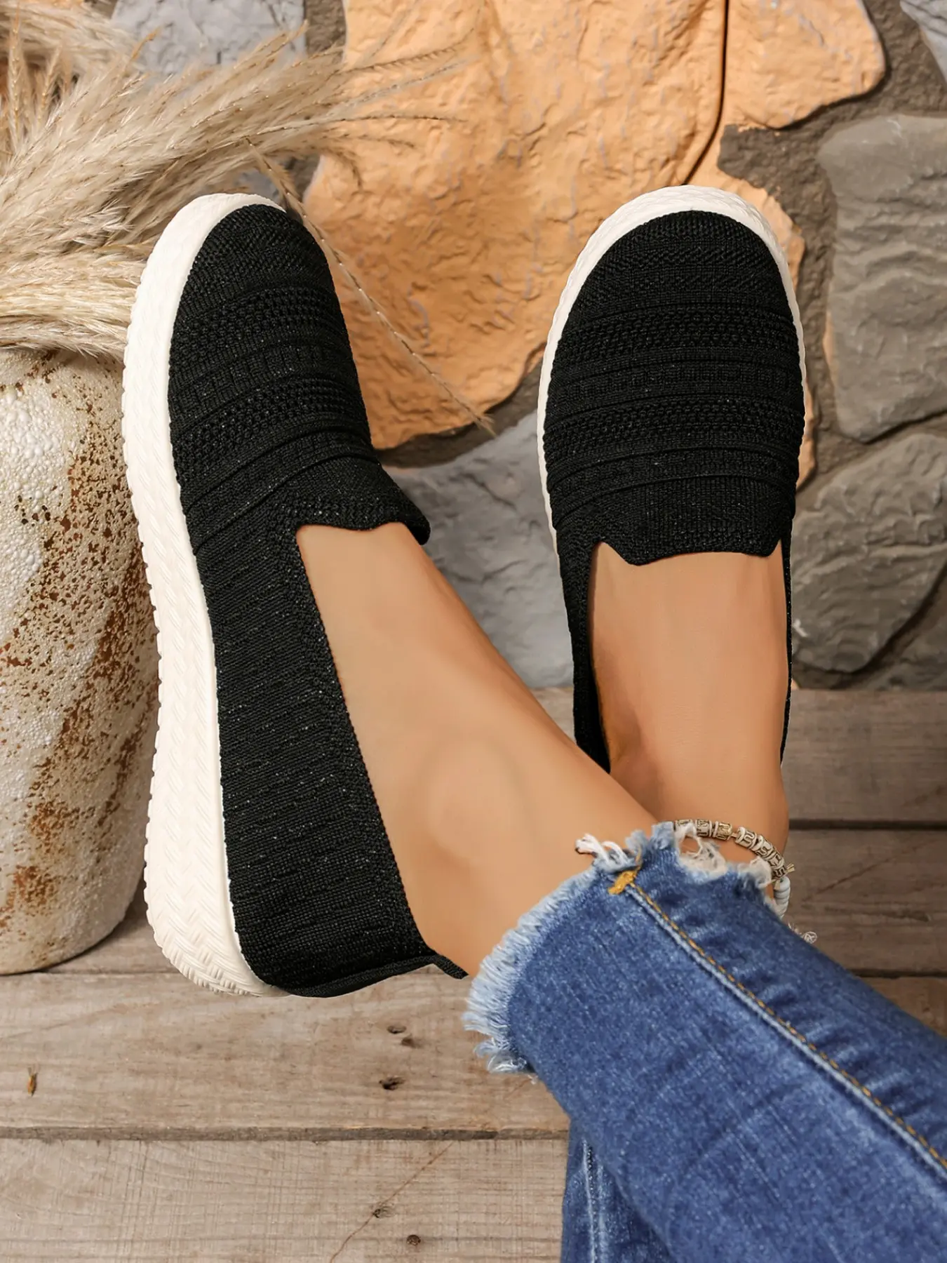 Breathable Slip-On Casual Flat Shoes for Women, Lightweight Shock-Absorbing Knit Sneakers, Versatile Low-Top Comfort Footwear, Summer Casual Shoes