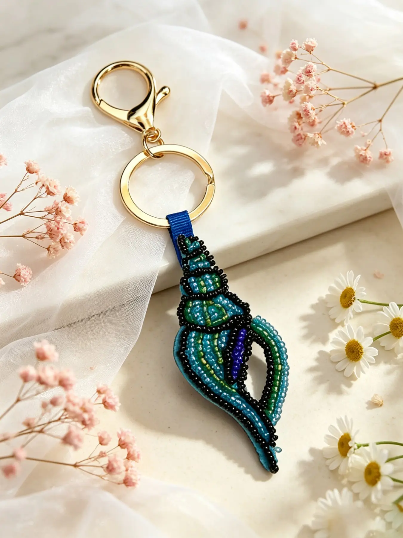 Deep Sea Gradient Blue Handmade Conch Keychain, Spiral Seashell Bead Rhinestone Pendant, Summer Island Vacation Style Bag Charm