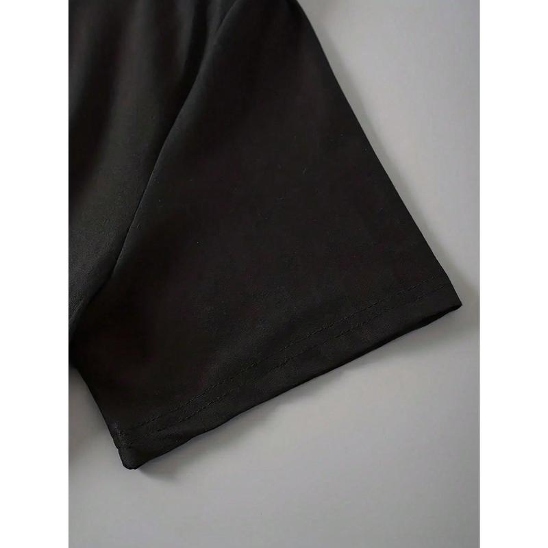 cotton gift T-shirt for mothers of 2026 graduates and mothers of 2026 senior students. Crew neck breathable top.