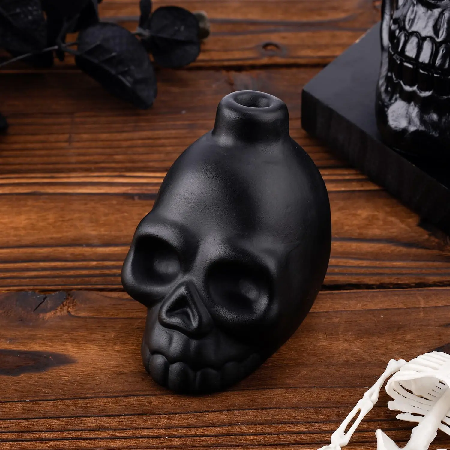Aztec Tribal Death Whistle - Black Skull Wind Instrument with Authentic Human Sound, 8x6cm Adult Musical Accessory for Mexican Day of the Dead, Halloween Celebrations