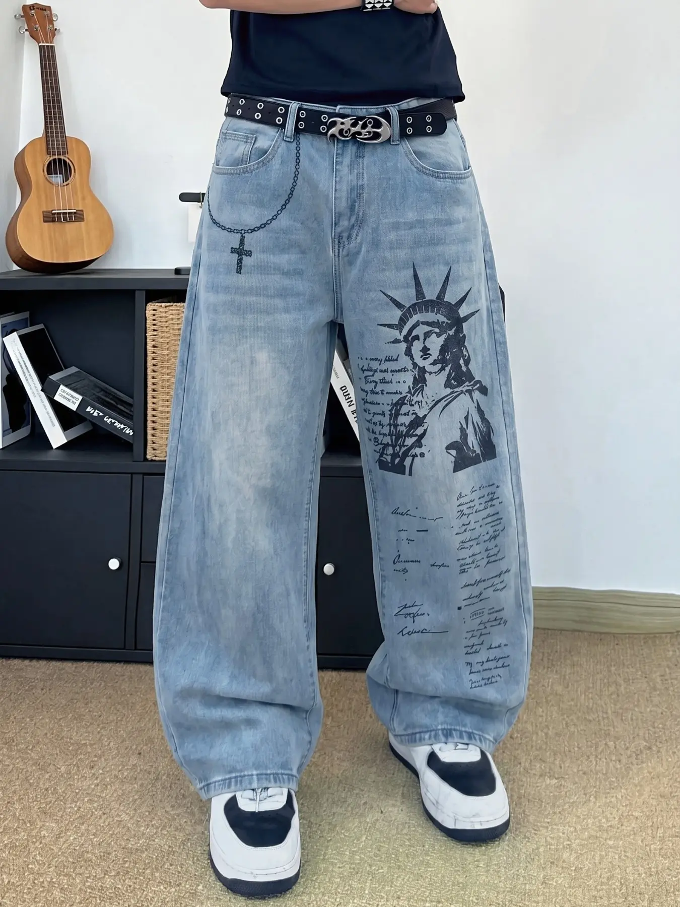 Men's Statue of Liberty Print Baggy Jeans, Vintage Cross Chain Design, Loose-Fit Long Pants, Fashionable All Seasons Wear