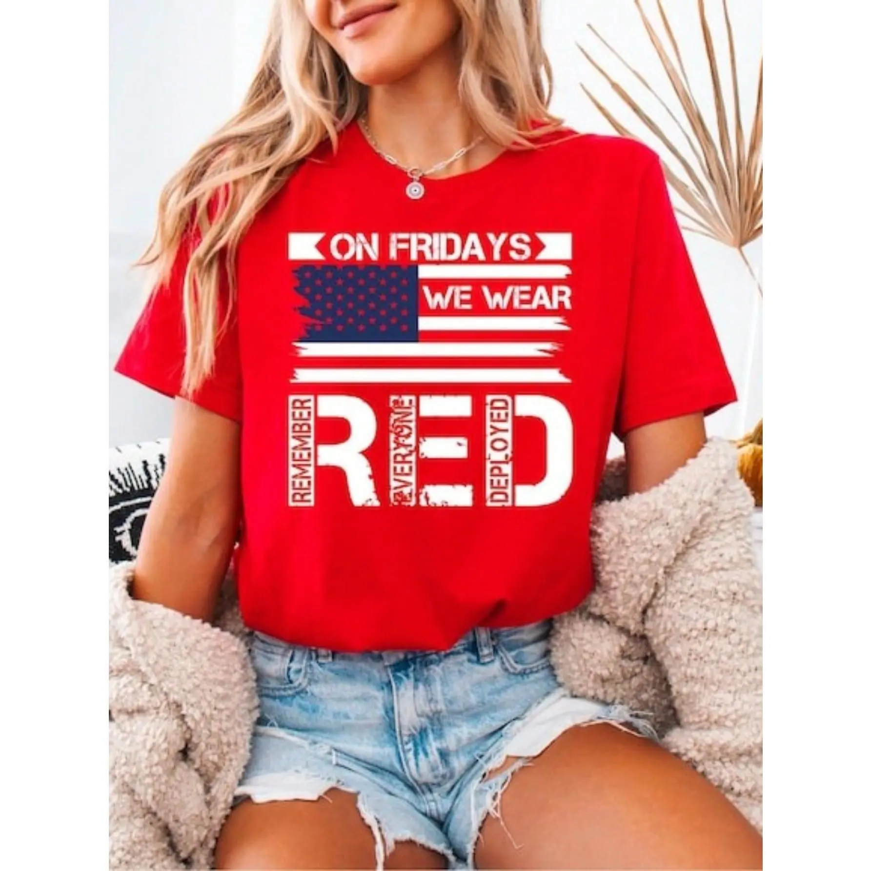 U.S. Veterans Memorial To All Warriors (REDEPLOY) T-Shirt - Casual Military-Style T-Shirt With An American Flag Design, Themed For Veterans Day And Commemoration Of Warriors, Regular Fit, Crew Neck