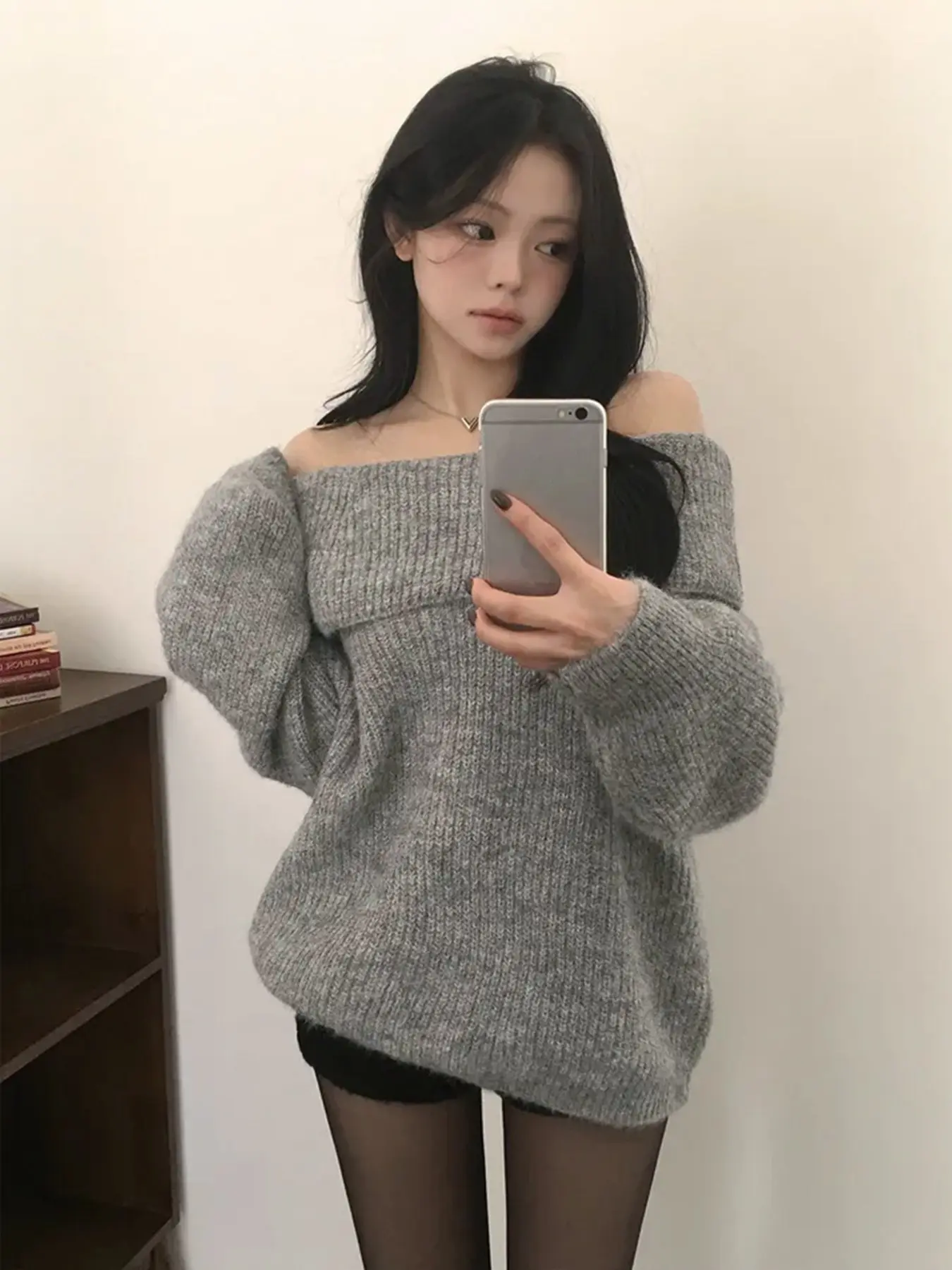 New Fashion Korean Style One-Shoulder Long Sleeve Sweater, Loose Fit Solid Color Knit Top, Elegant Casual Wear for Office and Dates