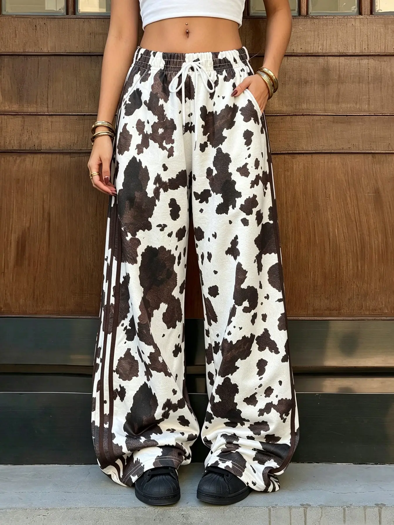 Millennial Cow Print Side Stripe Women's Sweatpants, Trendy Loose-Fit Baggy Oversized Casual Long Pants, Comfortable Daily Wear, All-Season Fashion