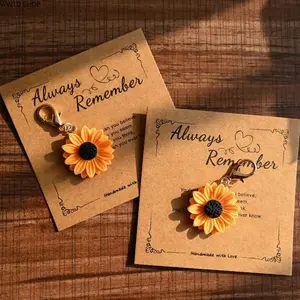 Sunflower Daisy Keychain for Women, Fashion Bag Charm with Gift Card, Personalized Daily Accessory, Decorative Keyring, Birthday Gift for Girls Teachers