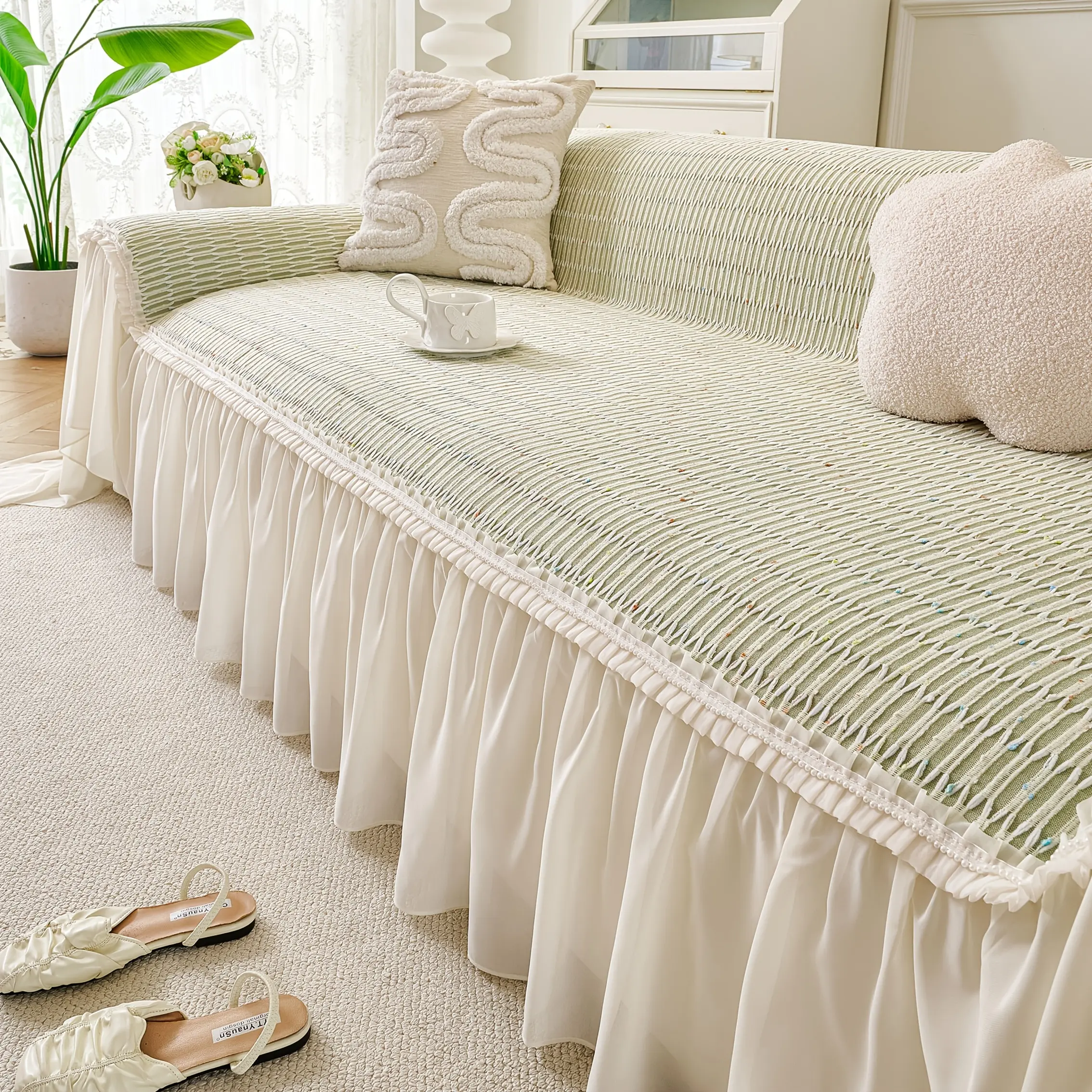 Small and fresh ruffle sofa cushion anti-cat scratch 2026 new style universal for all seasons anti-slip one-piece dustproof Sofa Covers Washable full cover universal blanket Slipcover For Sofa