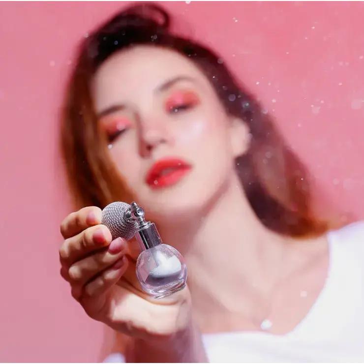 Shimmering Magic Glitter Spray — Lightweight & Sparkling, Long-Lasting Formula; Easy-to-Use Spray Design; Suitable for Hair, Skin, Body, Face, and Clothing; A Beauty & Makeup Essential for Women and Girls.