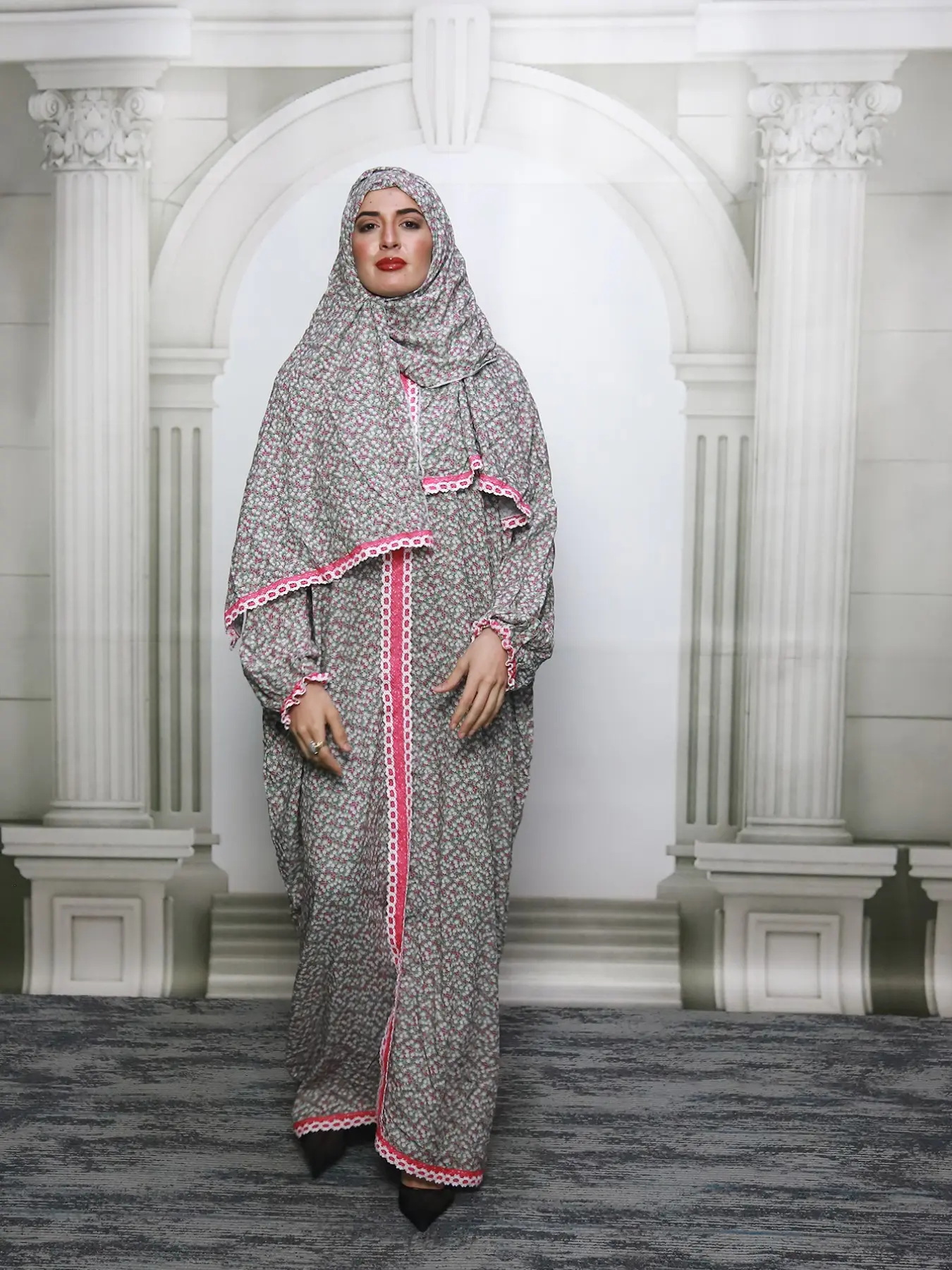 Middle Eastern Muslim Women's Scarf-Style Prayer Dress, Long Loose Comfortable Ditsy Floral Print One-Piece, All Seasons