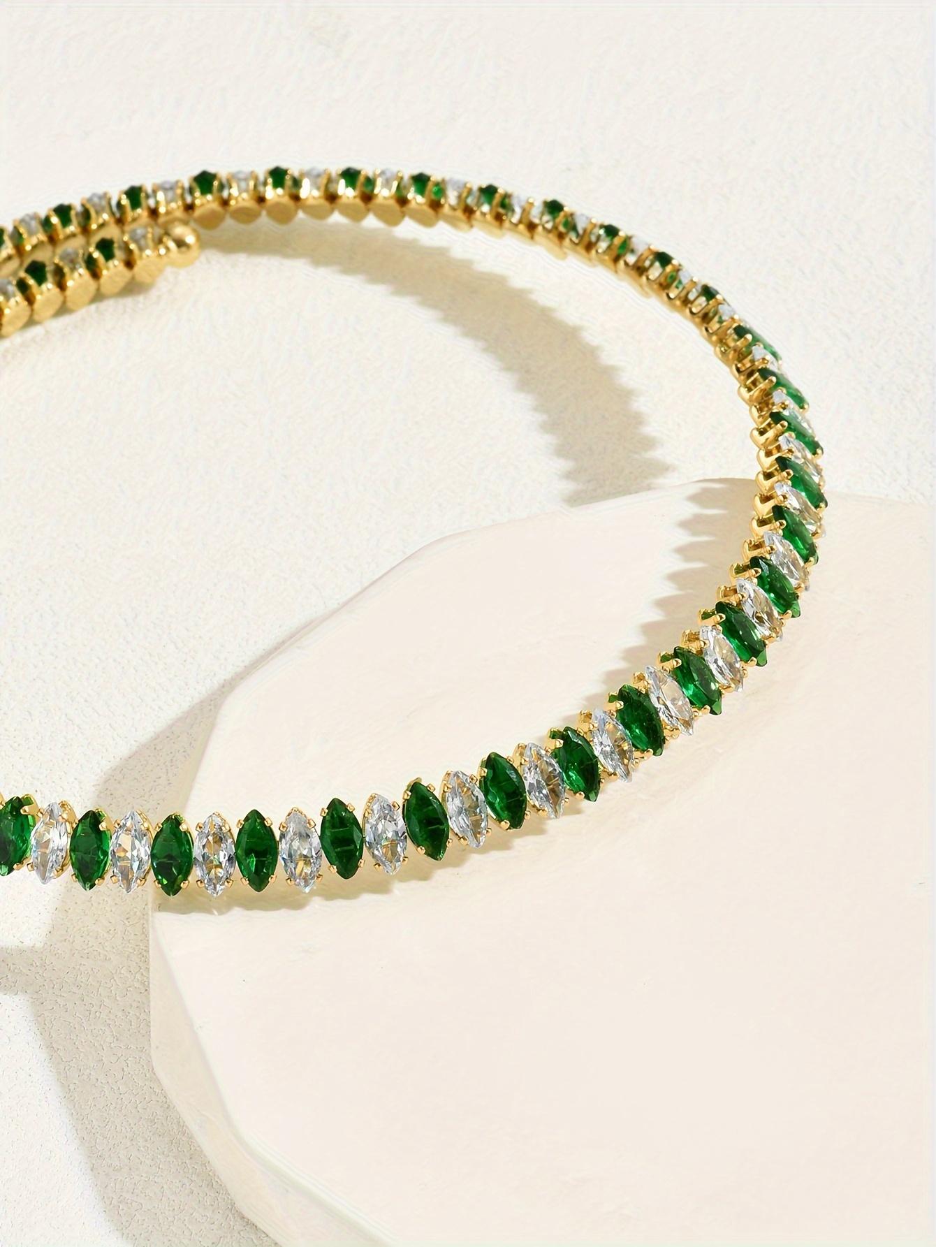 Women's Interlocking Rings Necklace - Features a luxurious copper chain with a transparent synthetic zirconia effect, paired with gold interlocking rings, suitable for weddings/parties/daily wear, comfortable and durable women's jewelry cross men's link