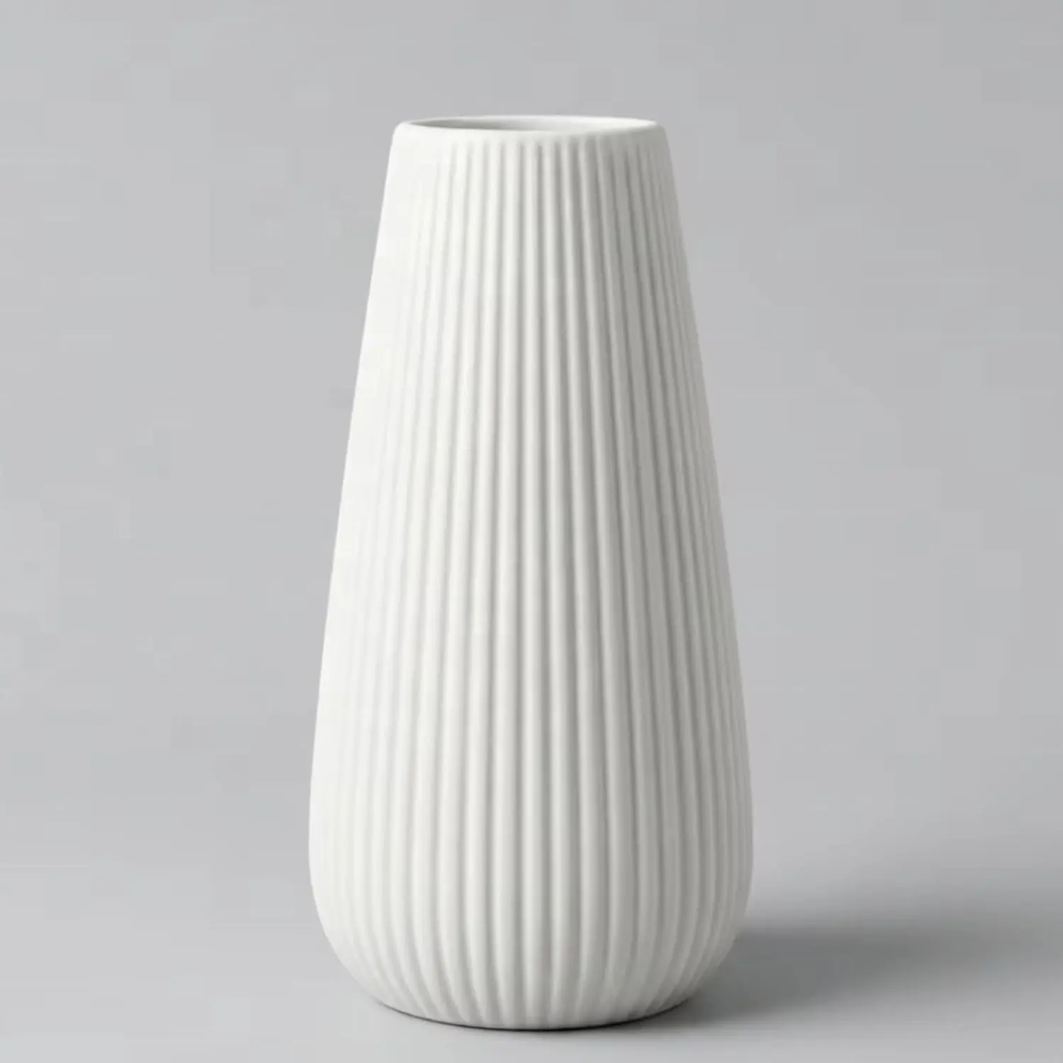 White Ceramic Vase, 8 Inch Modern Ribbed Design, Flower Vase for  Decor, Cute Vase for Living Room, Dining Table, Office, Bedroom, Kitchen Shelf