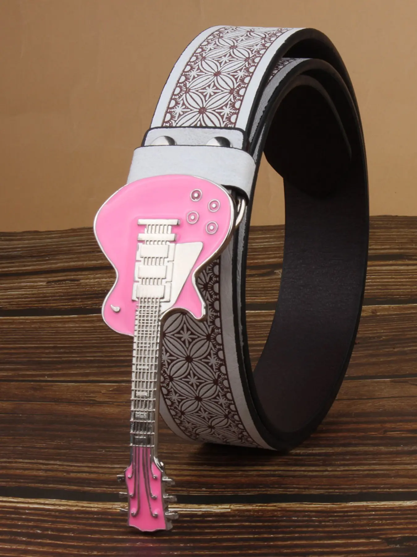 Rock Guitar Waist Belt for Music Lovers, Stylish Accessory for Rock Enthusiasts, Perfect Gift for Guitar Players, Durable and Comfortable Design