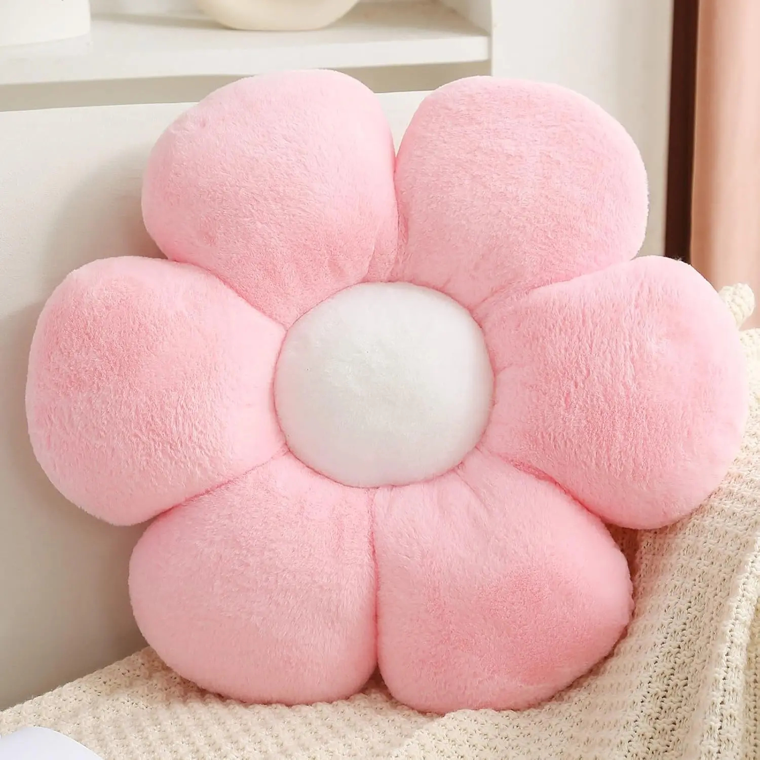 Cute Flower Throw Pillow, 15.74in Pink Daisy Decor, Soft Plush Seat Cushion for Couch & Bed, Stylish Indoor Home Decorative Accent