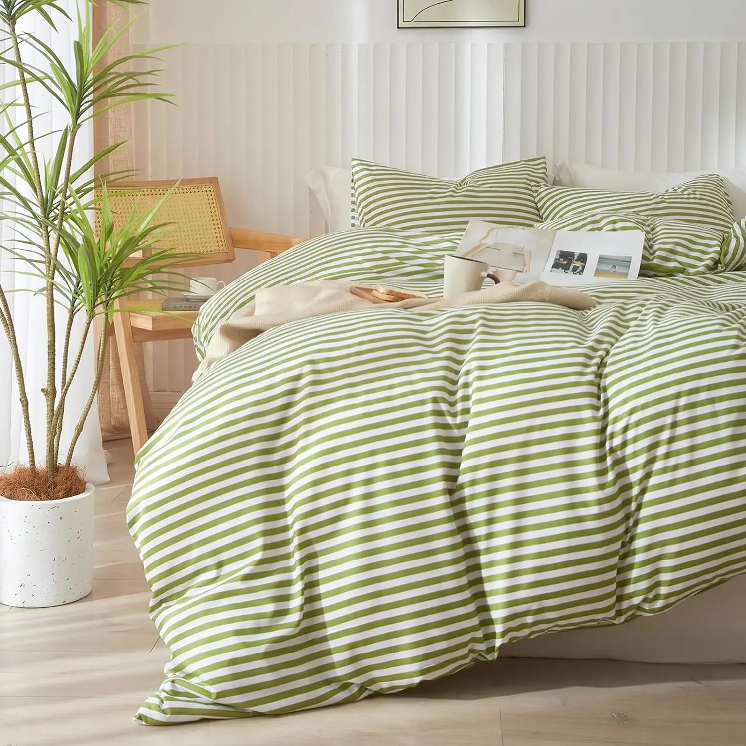 B#01 - White&green Striped
