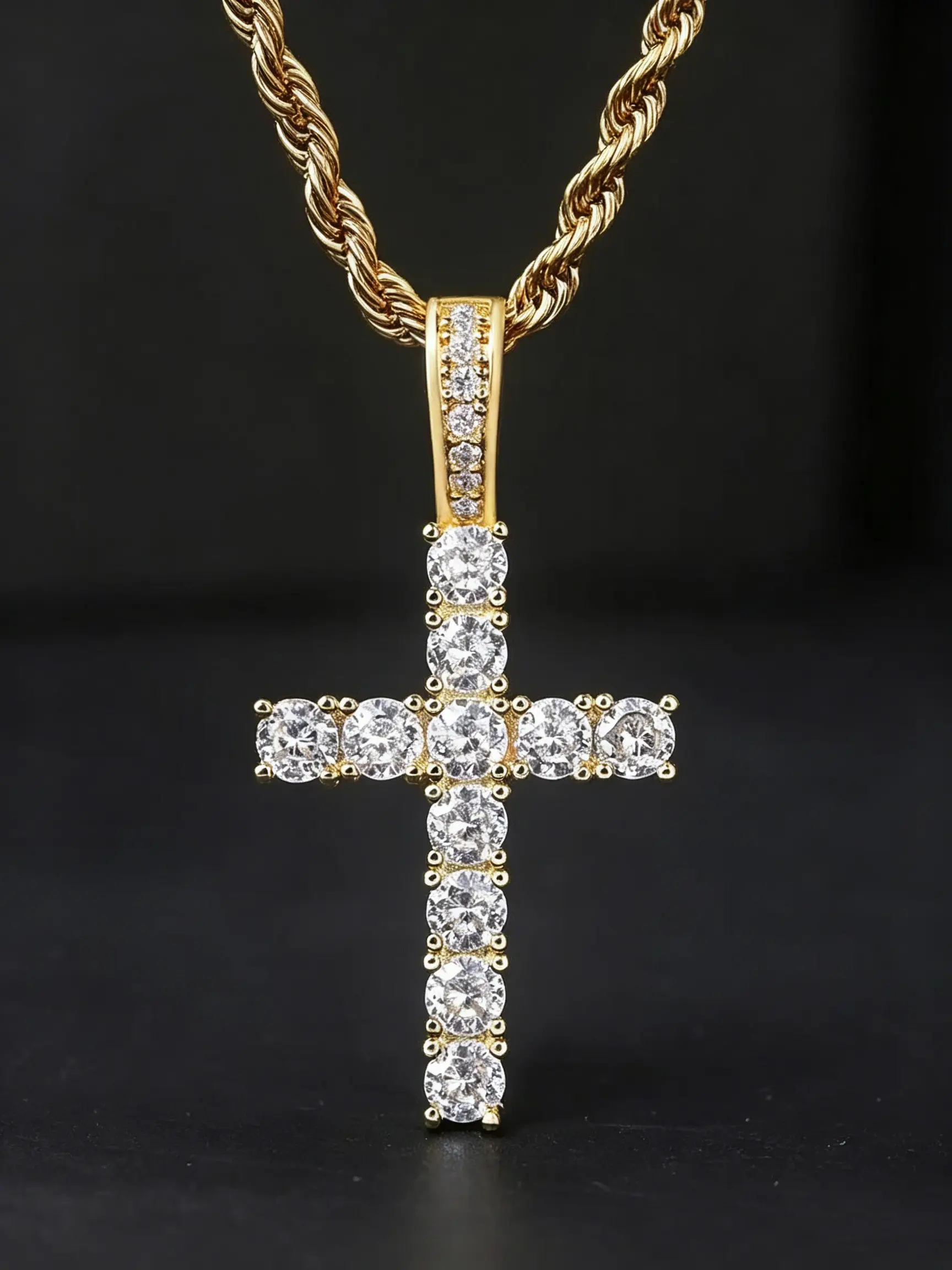 Luxury Hip-Hop Cross Zircon Pendant Necklace, Fashionable Titanium Steel Chain, Unisex High-End Jewelry, Stylish Men's and Women's Necklace