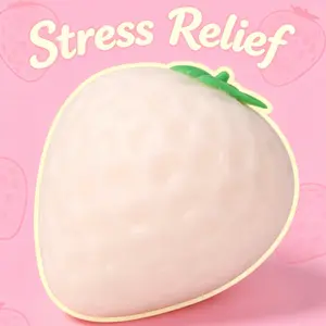 Color-Changing Strawberry Keychain Tpr Squeeze Toy, Temperature-Responsive Stress Relief, Durable Food-Grade Silicone, Perfect Gift