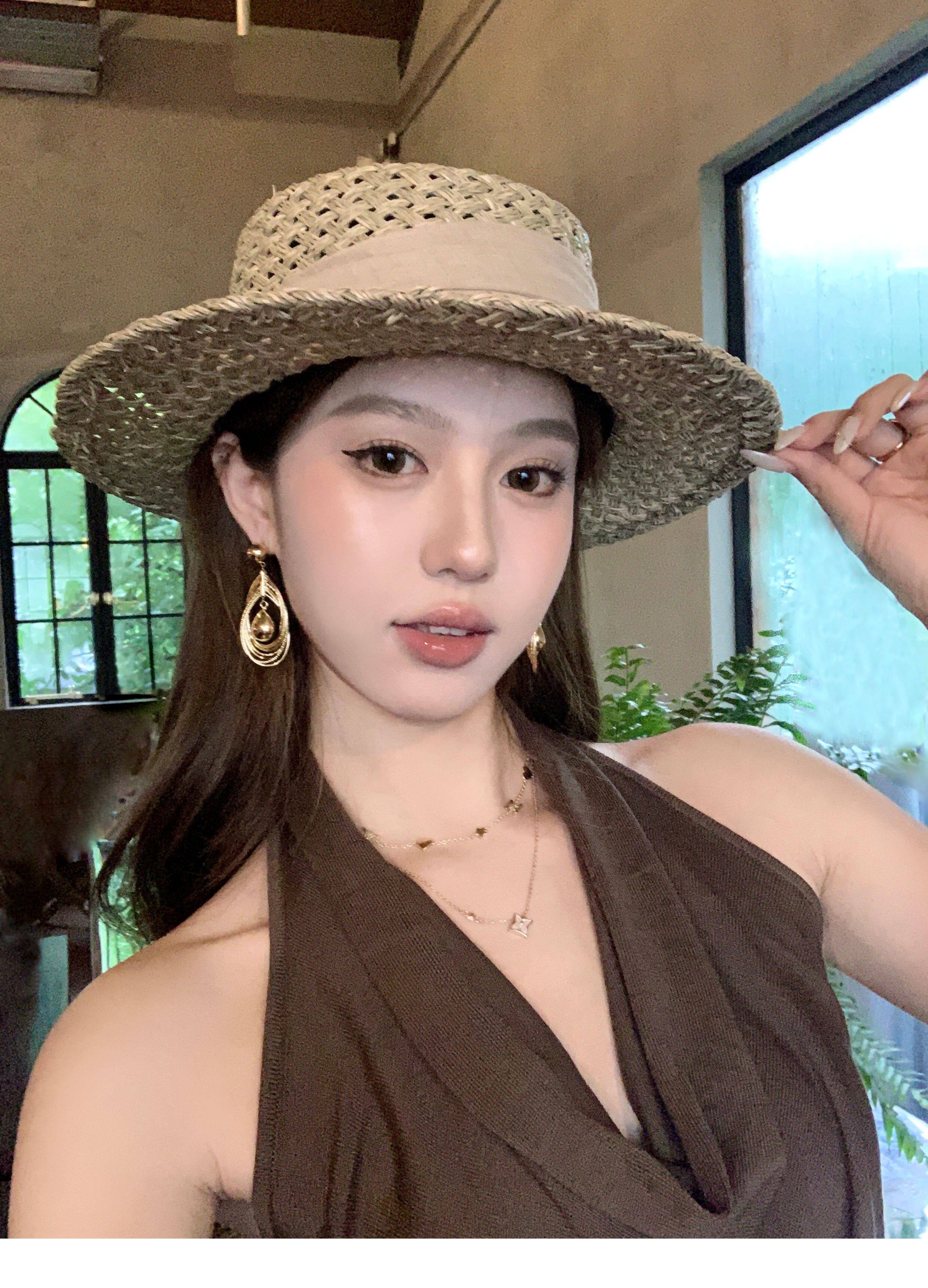 French high-end gold multi-layer teardrop long earrings, women's light luxury vacation style stud earrings, unique and exaggerated earrings