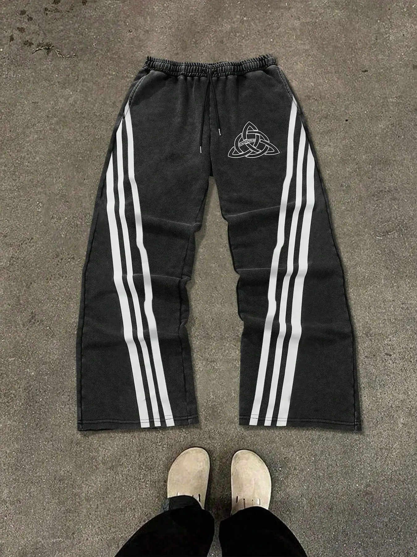 1pc Men's Washed Grey Wide Leg Sweatpants Side Striped Flare Joggers Celtic Knot Print Baggy Trousers Retro Athletic Streetwear Pants for Daily Wear