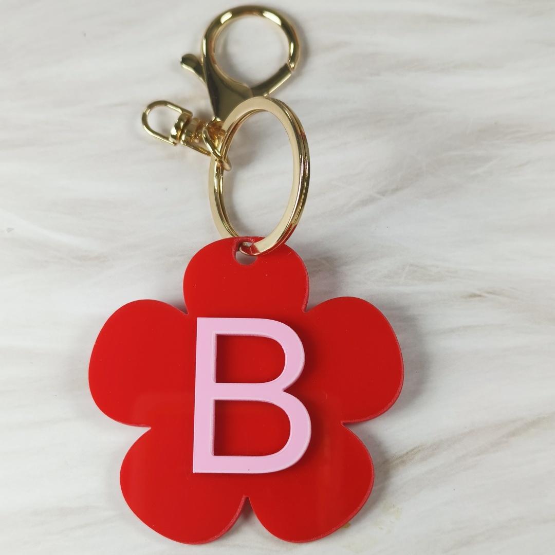 Personalized Name Flower Keychain, Initial Acrylic Keyring, Custom Acrylic Bag Tag, Backpack Name Label, Monogram Vintage Daisy Tag