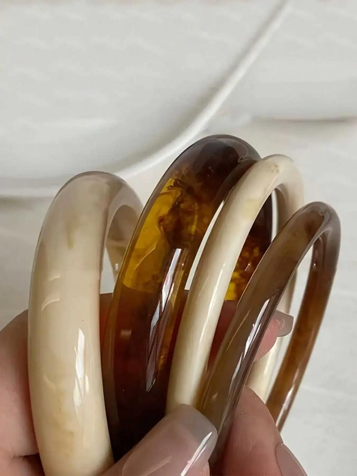 Vintage Resin Amber Acrylic Bangles Set, High-Quality Texture Bracelets, Fashionable Multifunctional Jewelry for Women, Daily Wear Accessories, 4 Pieces