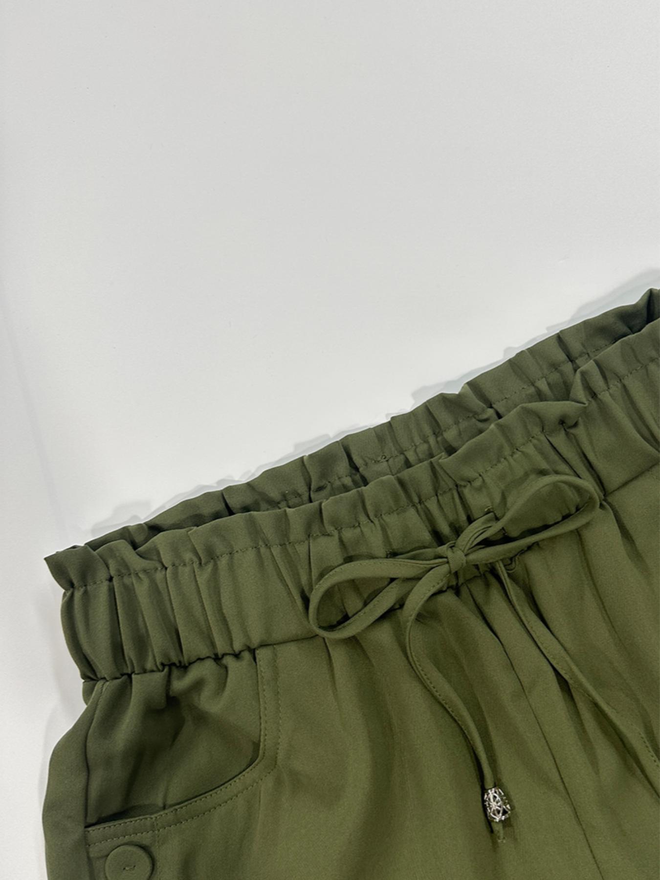 Women's Solid Button Pocket Cargo Fitted Shorts, Casual Elastic Waist Shorts for Summer, Ladies Bottoms for Daily Wear, Womenswear