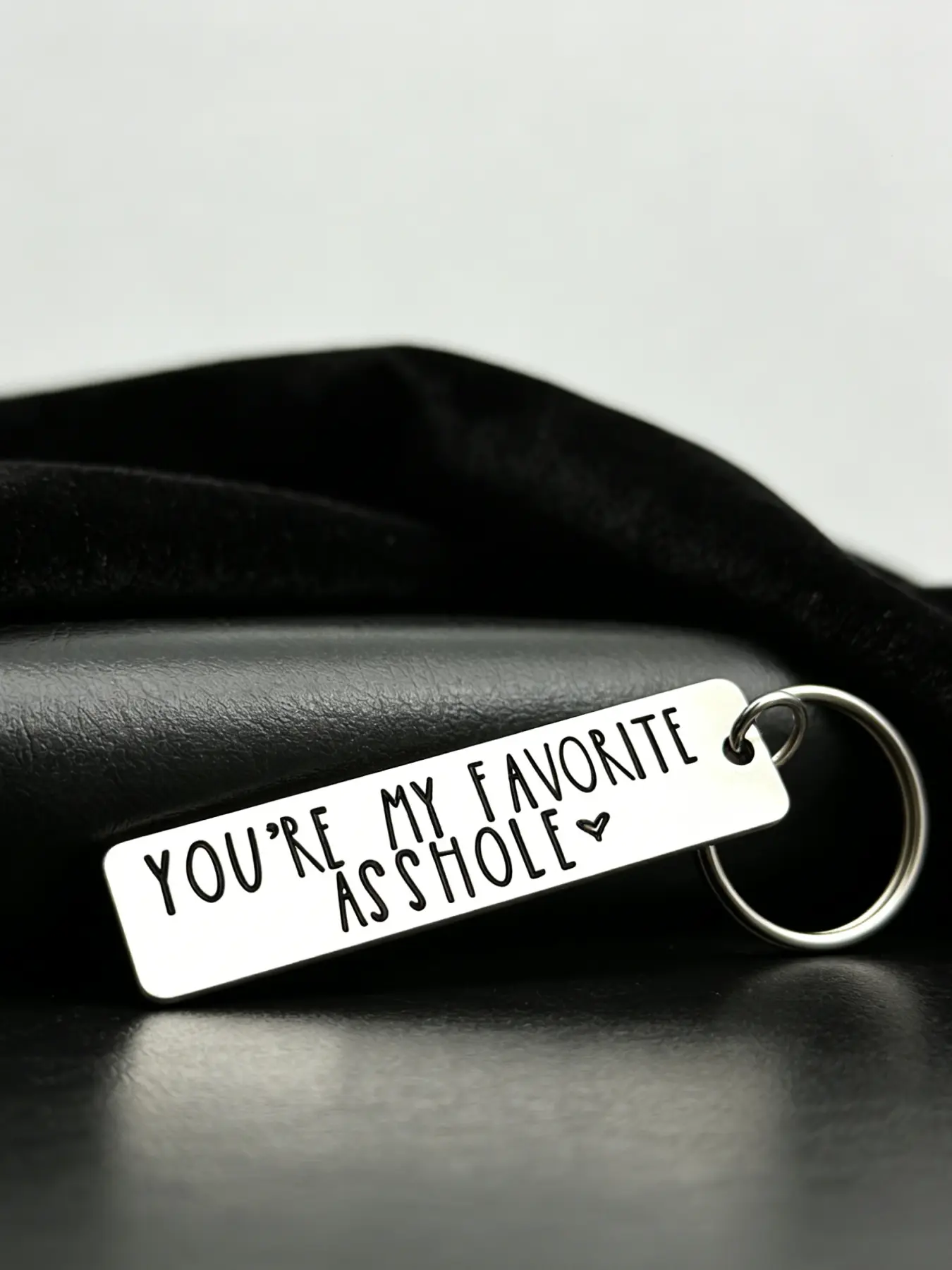 A couple's stainless steel long keychain, Cool Keychains, suitable for daily wear, vacation dates, and other occasions, and also a delightful and exquisite little gift.