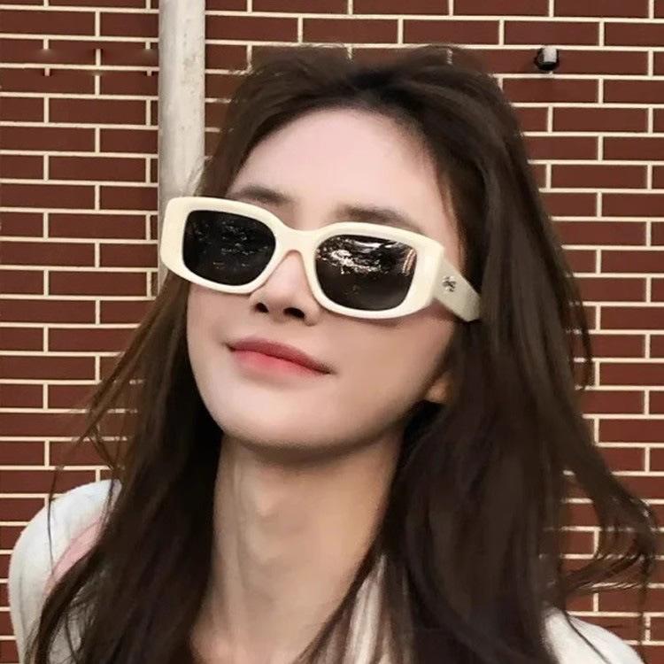 2026 New Cat Eye White Sunglasses Women's Trendy Square Round Face Covering Cheekbones Showing Face Small Summer Sunglasses