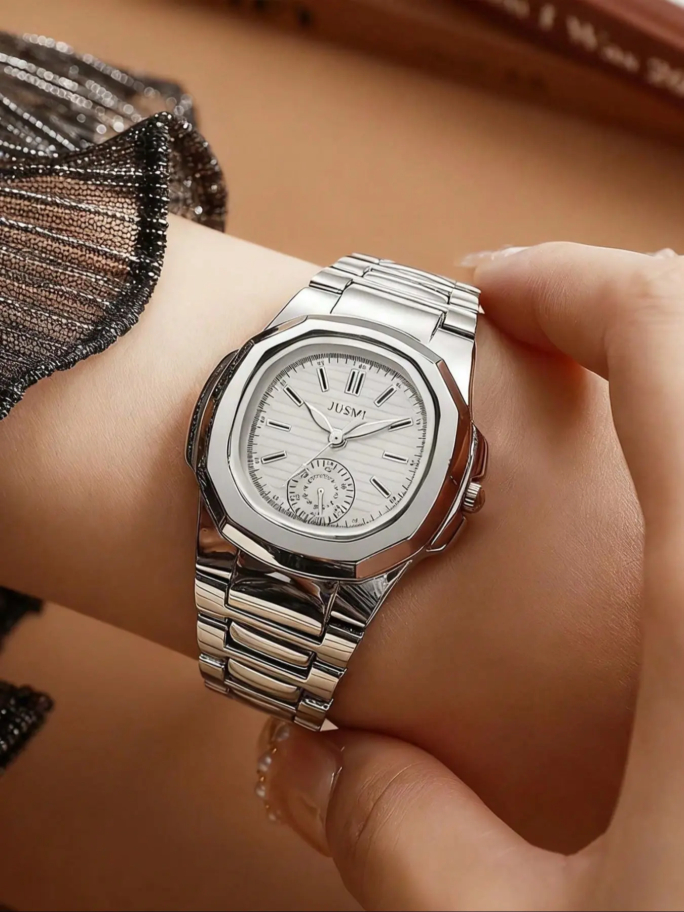Women's Quartz Watch, Cool Commuter Metal Style, Octagonal Steel Band, Vertical Stripe Dial, Casual All-Season Wear, Solid Pattern