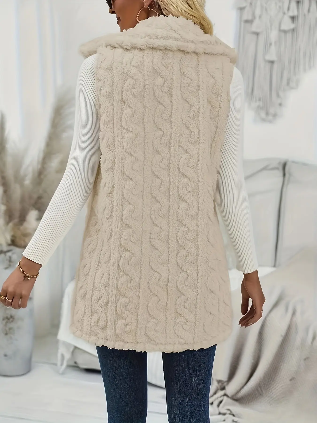 Double Pocket Button Teddy Vest, Stylish and Functional Outerwear, Perfect for Casual Wear, Durable and Comfortable Design