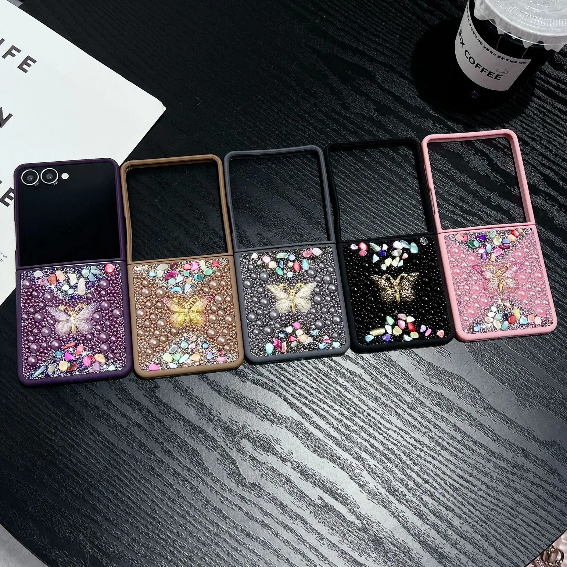 Compatible with Z Flip 7/Flip 6/Z Flip 5/Z Flip 4 Butterfly Stone bracelet protective case, fashionable anti-drop phone case for women -HN8211